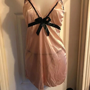 Blush and black 2 pc negligee Sz M NWT
